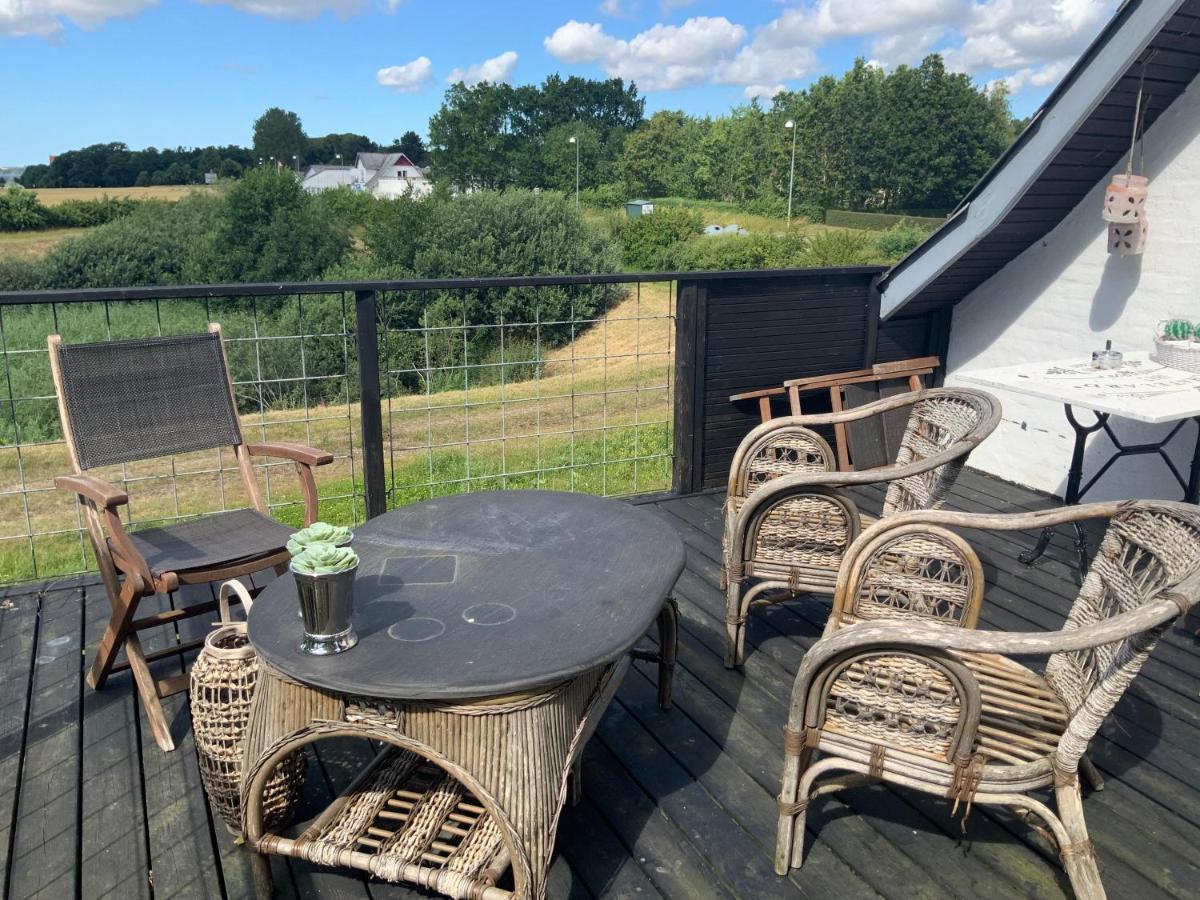 Den Gamle Apotekergaard Bed & Breakfast Hong Exterior photo