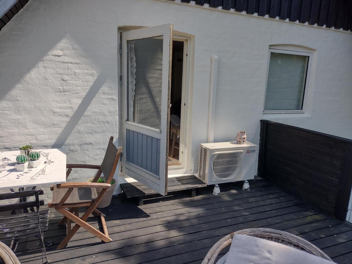Den Gamle Apotekergaard Bed & Breakfast Hong Exterior photo